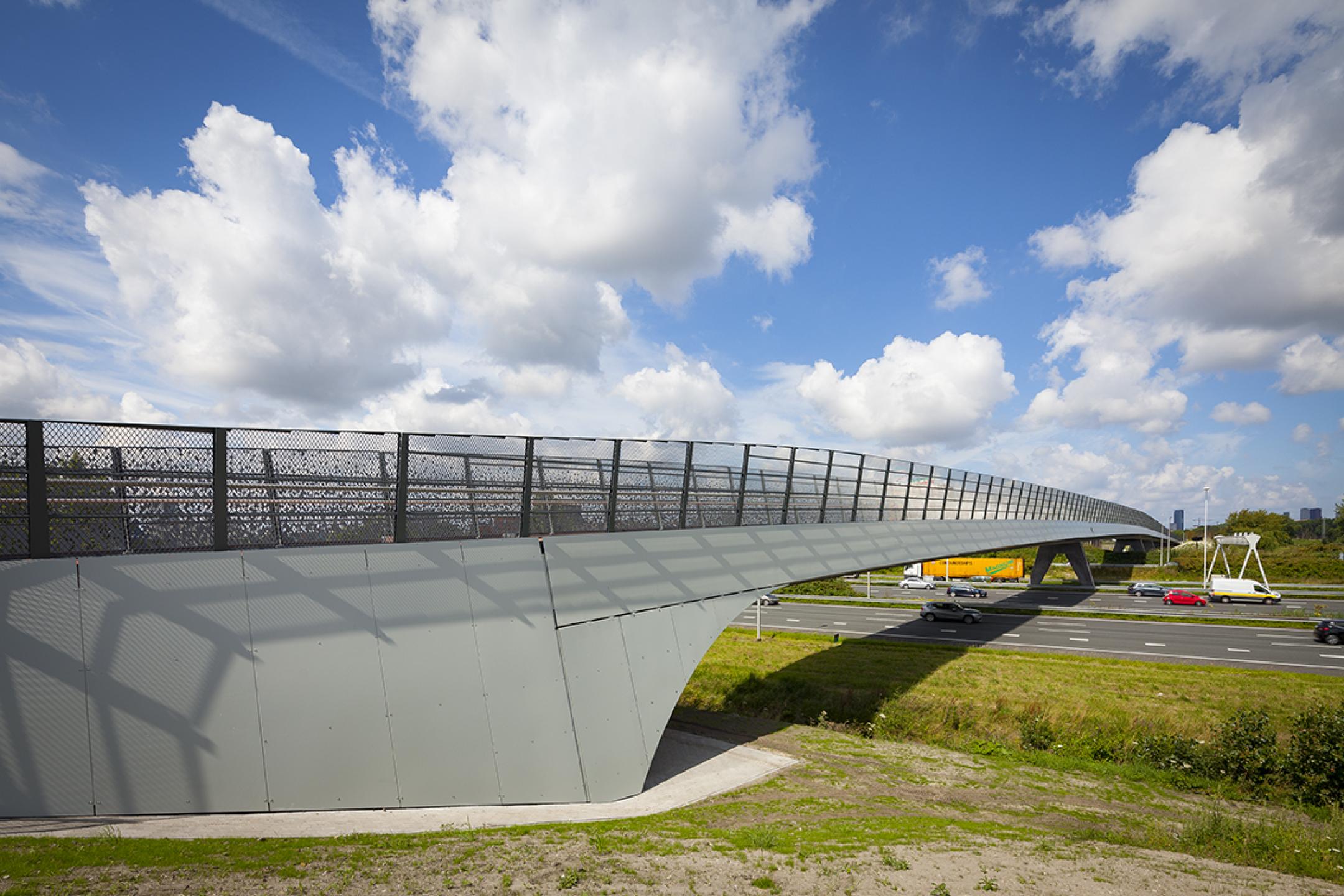 LR-Brug-Sterk-Beton-bij-Den-Haag-[limit]-(4)